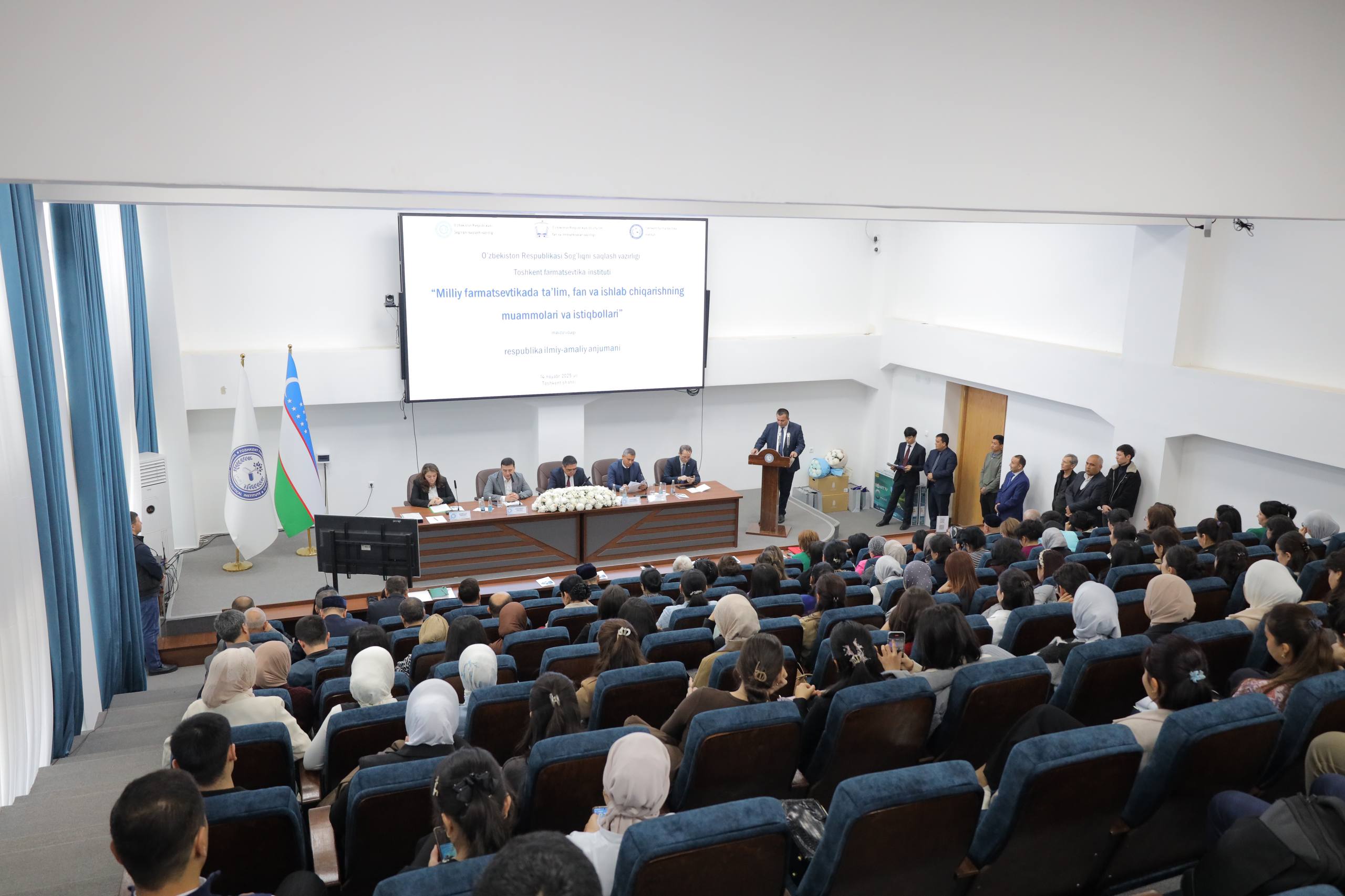TOSHVZITI “MILLIY FARMATSEVTIKADA TA’LIM, FAN VA ISHLAB CHIQARISHNING MUAMMOLARI VA ISTIQBOLLARI” ANJUMANIDA ISHTIROK ETDI